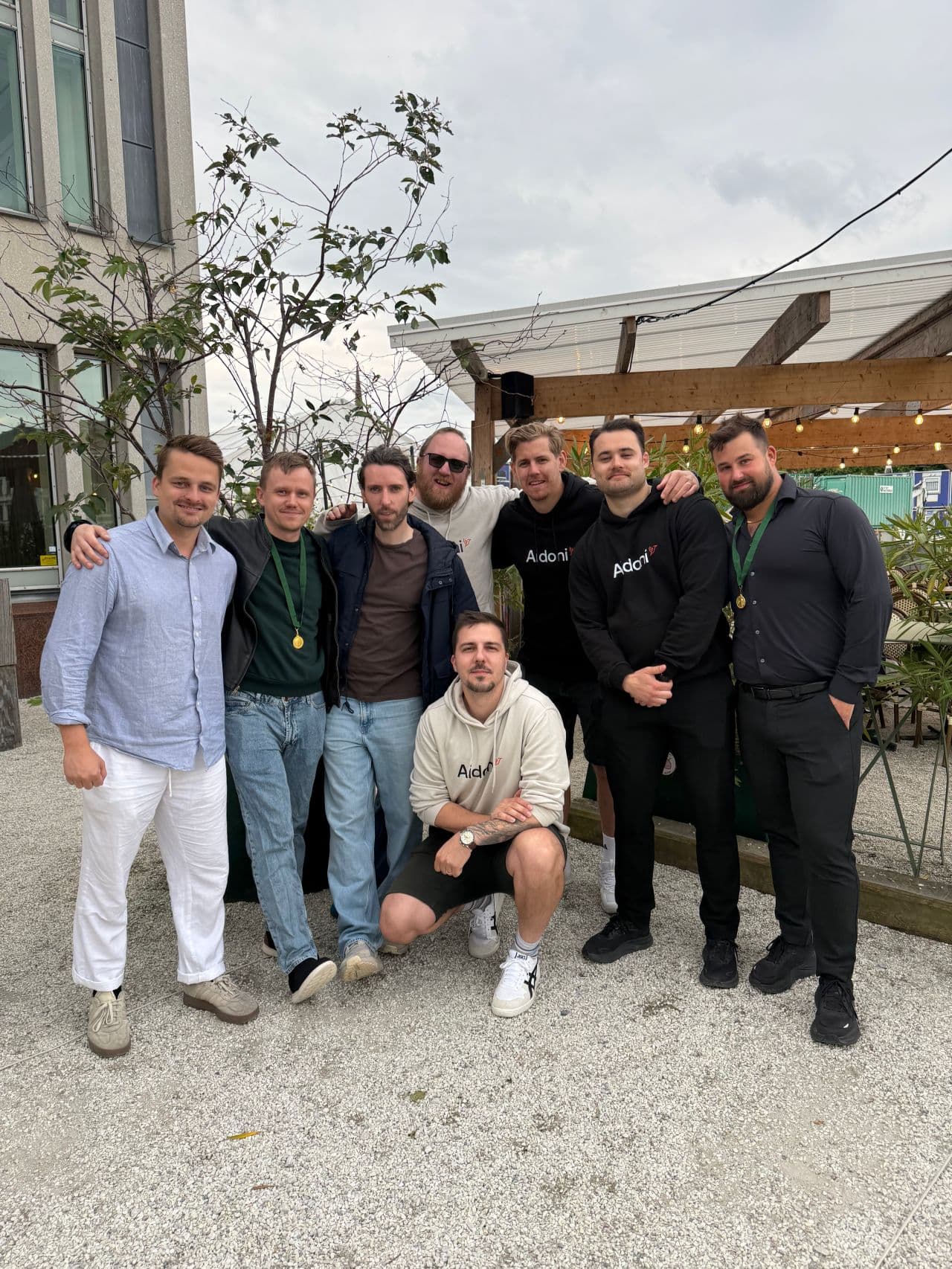 Aidoni team i ett arbetsmöte